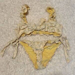 Frankie’s bikini Floral Ruffle Set